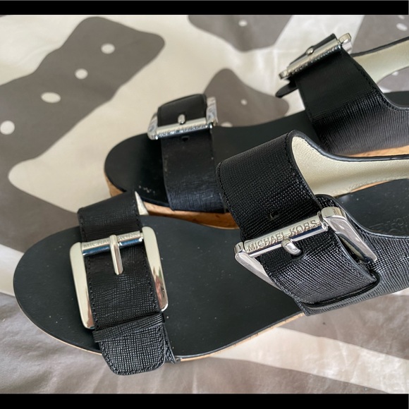 Michael Kors black and white wedges - Picture 4 of 6